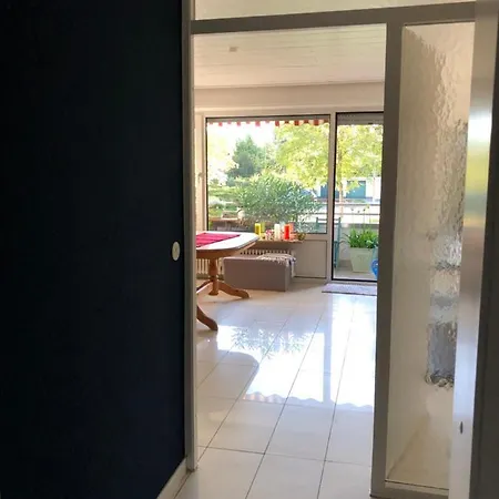 Hell, Charmant...nah Am Stadtwald.... * Krefeld