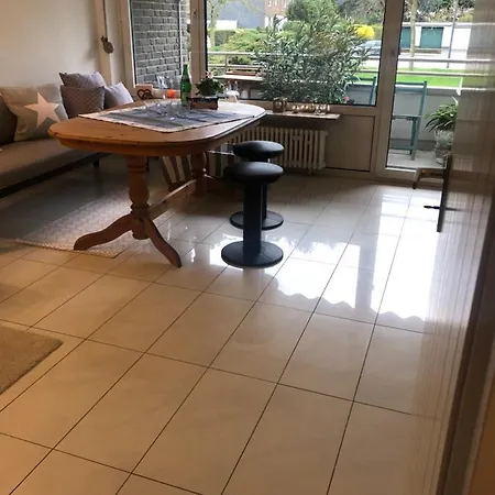 Hell, Charmant...nah Am Stadtwald.... Apartment Krefeld
